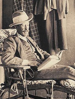 250px-George_Herbert_5th_Earl_of_Carnarvon_reading.jpg